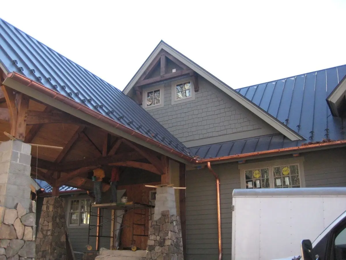 Craftsman Roofing team delivering quality roofing work in Hickory Creek